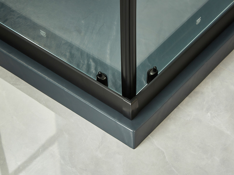 Mampara de ducha corrediza SQ, vidrio templado transparente, perfil de aluminio negro, manija con orificios dobles, con bandeja Mampara de ducha corrediza SQ, vidrio templado transparente, perfil de aluminio negro, manija con orificios dobles, con bandeja